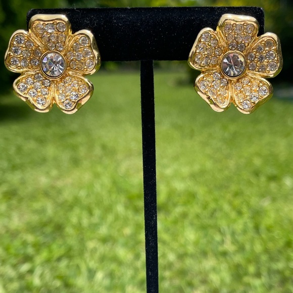 Joan Rivers Jewelry - Joan Rivers Rhinestone Flower Gold Tone Clip On Earrings